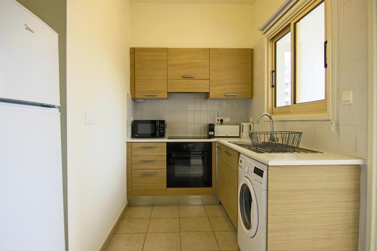 ניקוסיה Phaedrus Living City View Luxury Iras Flat 102 מראה חיצוני תמונה